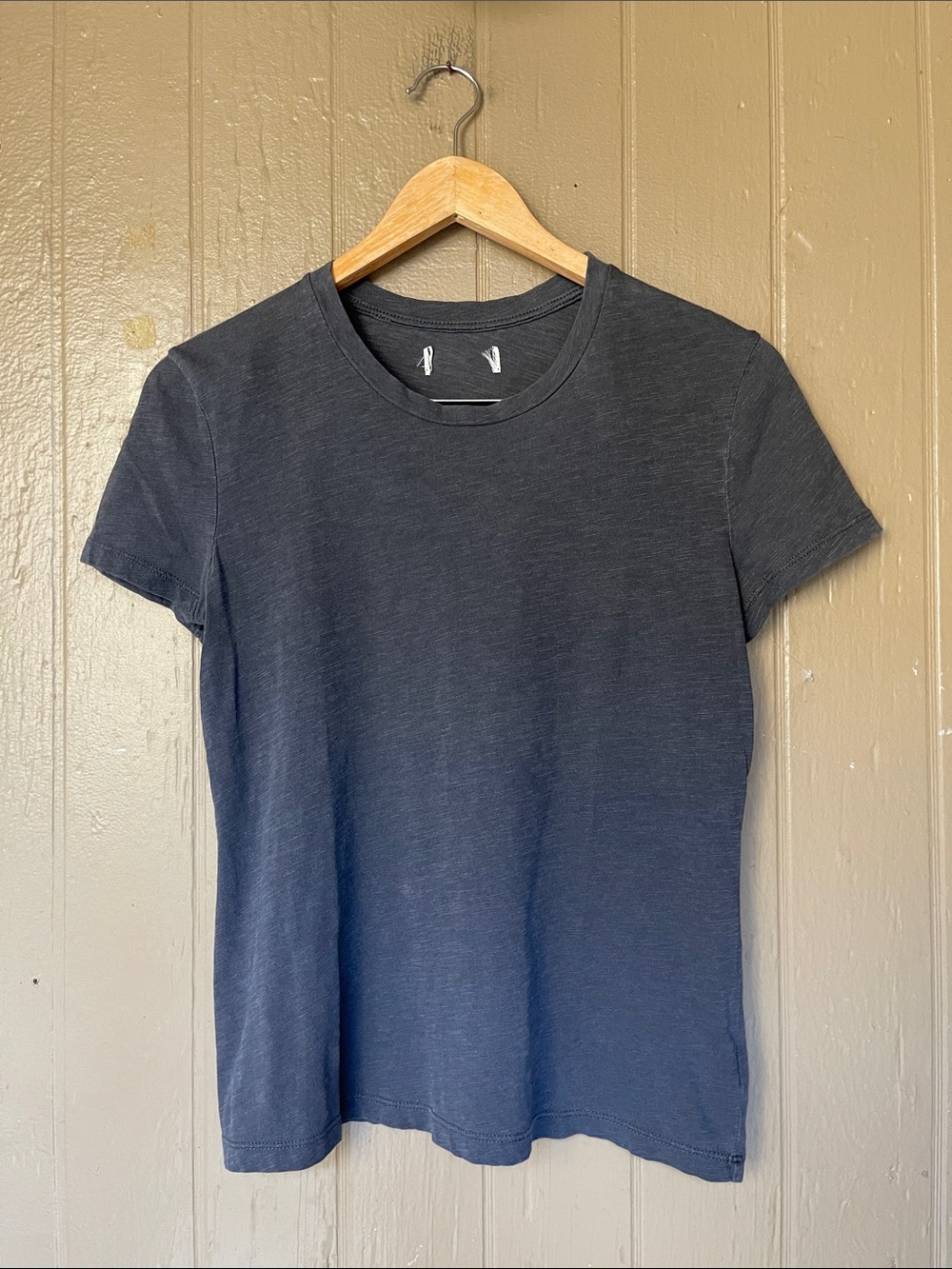 Rowan Tyler Slub Tee in Faded Black Size S